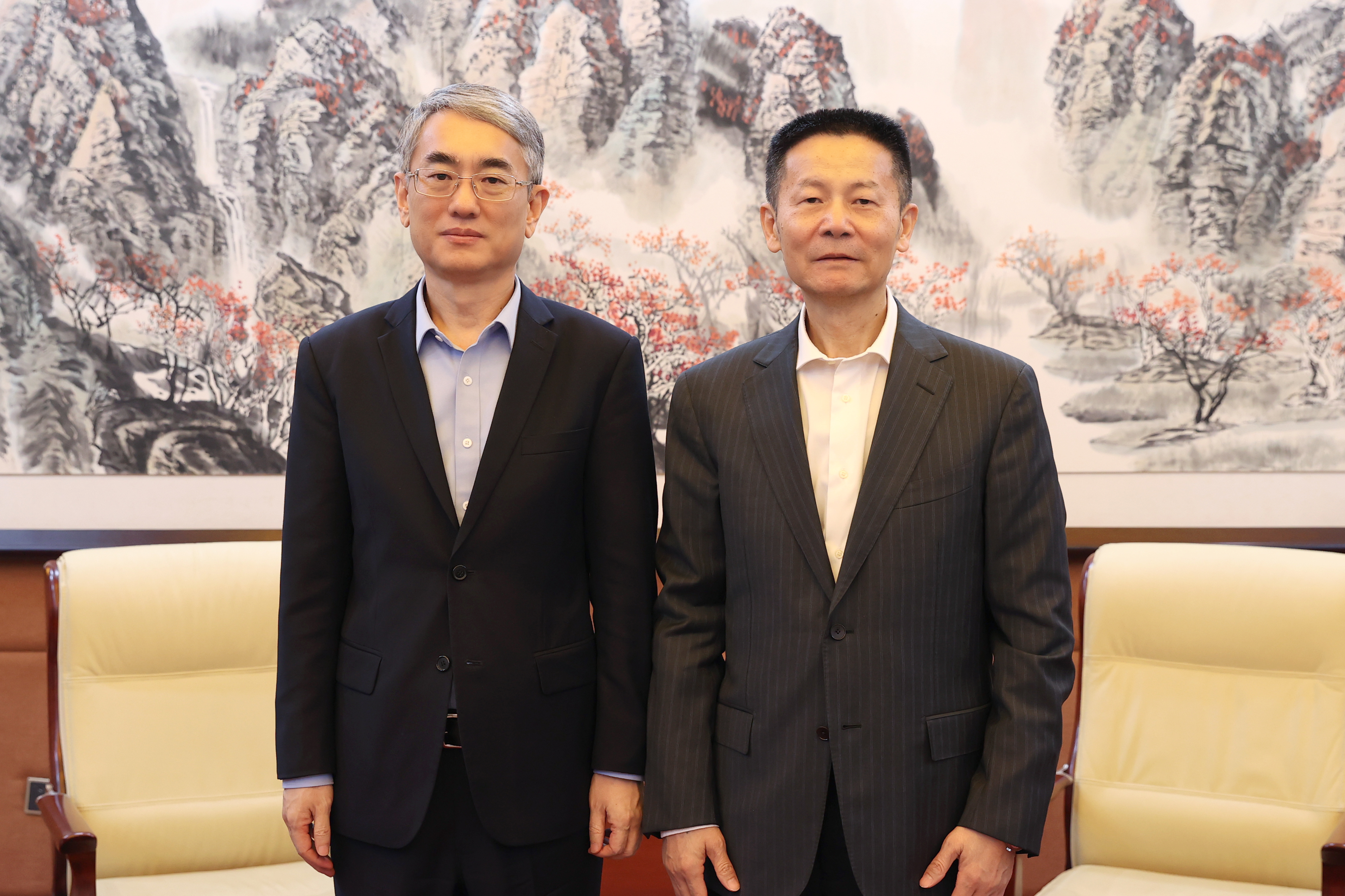 吳清主席會(huì )見(jiàn)澳門(mén)特區政府行政法務(wù)司司...